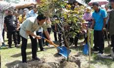 Sultan Resmikan Kampung Flory Menggali…