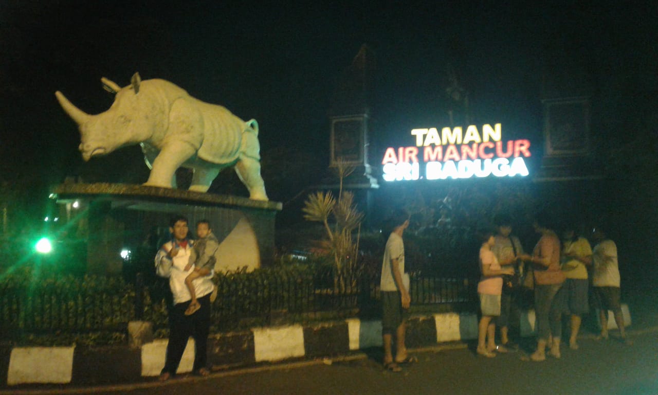Menikmati Gemerlap Malam Di Taman Air Mancur Sri Baduga Purwakarta