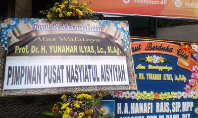 Ratusan Pelayat Antar Prof Yunahar Ke Peristirahatan Terakhir