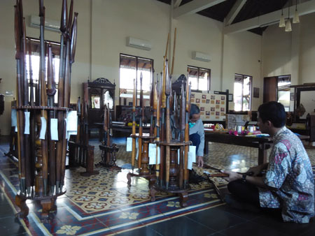 Mengguak Tradisi Jawa di Tembi Rumah Budaya