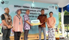 Kemenparekraf Serahkan Sarana Atraksi…
