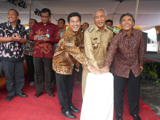 UGM Resmikan Laboratorium Pemotongan Ayam