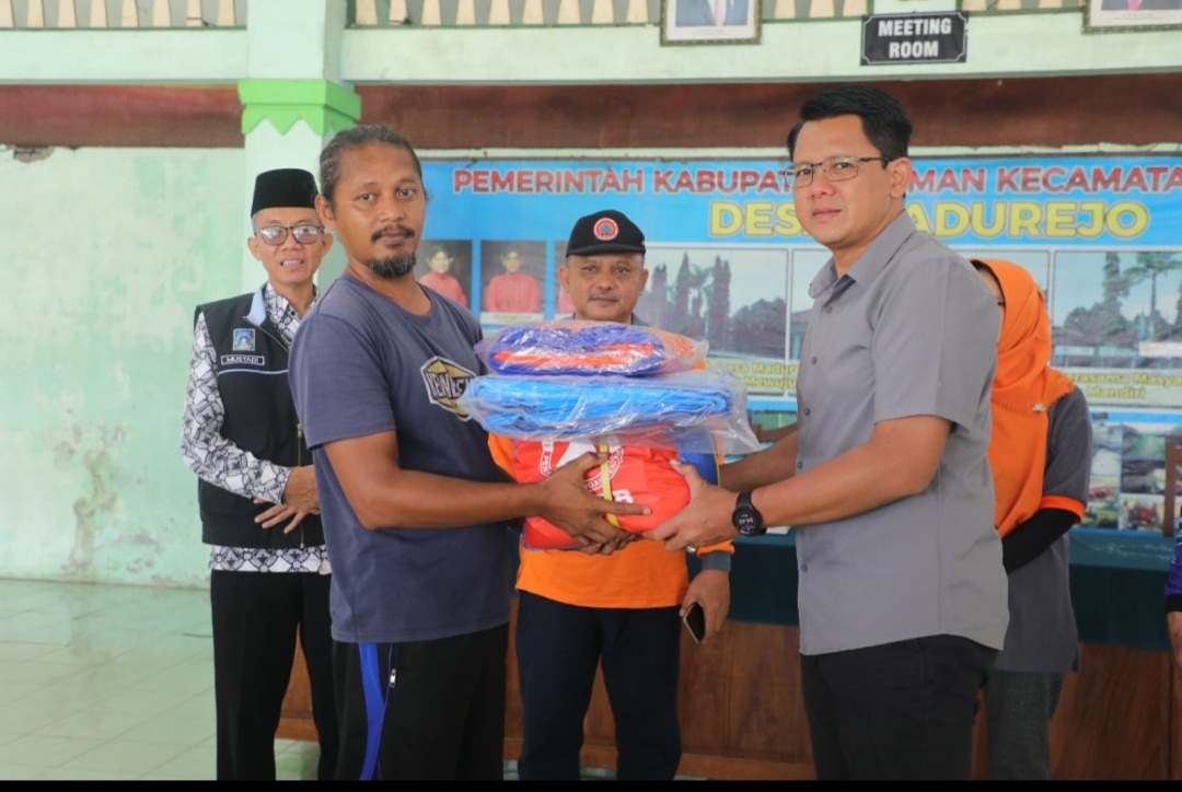 BANTUAN SIAGA DARURAT BENCANA HIDROMETEOROLOGI UNTUK WARGA TERDAMPAK HUJAN DERAS