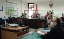 Sidang Perdana Kasus Sekolah YIS…