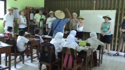 Video klip turis dimusium tani…