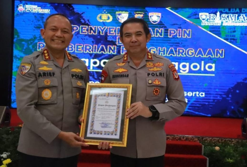 Kapolda DIY  Bersama 7 Bhabinkamtibmas Berprestasi Dapat Penghargaan Vicvapa Brahmagola