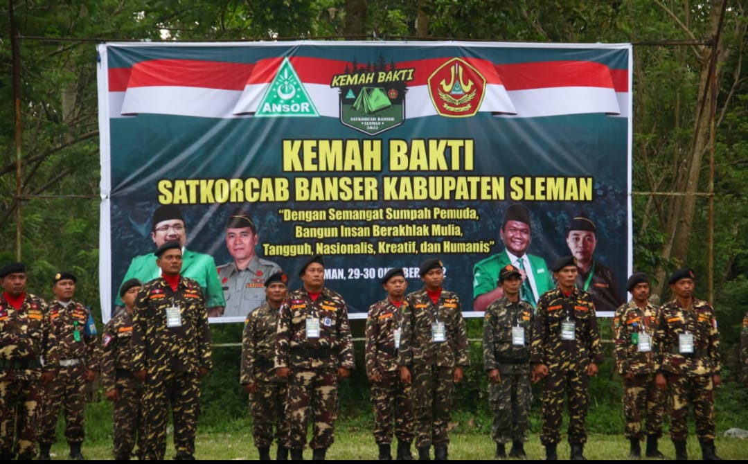TINGKATKAN SEMANGAT KEPEMUDAAN BANSER SLEMAN GELAR KEMAH BHAKTI