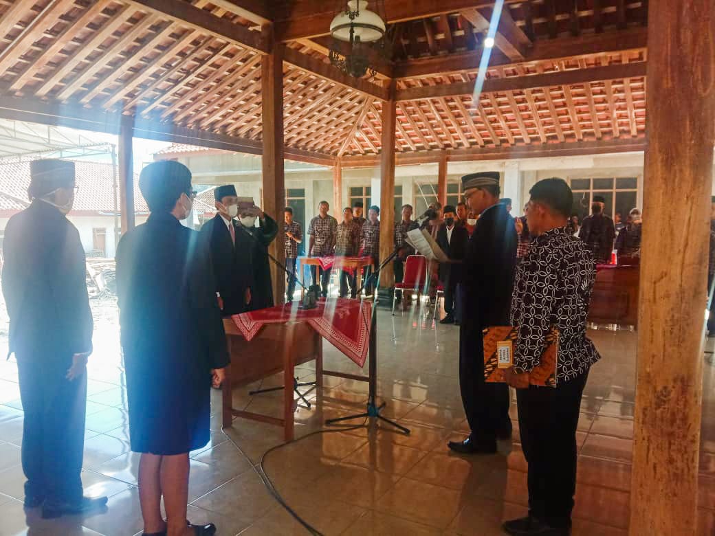 Lurah  Selopamioro Imogiri Lantik Dukuh Lemah Rubuh