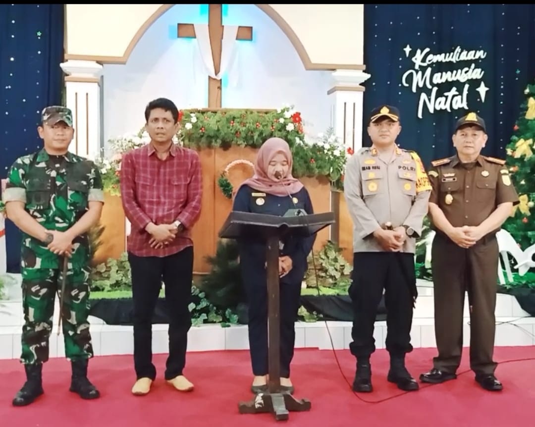 BUPATI DAN WAKIL BUPATI BESERTA FORKOMPINDA SLEMAN PANTAU DI SEJUMLAH GEREJA 