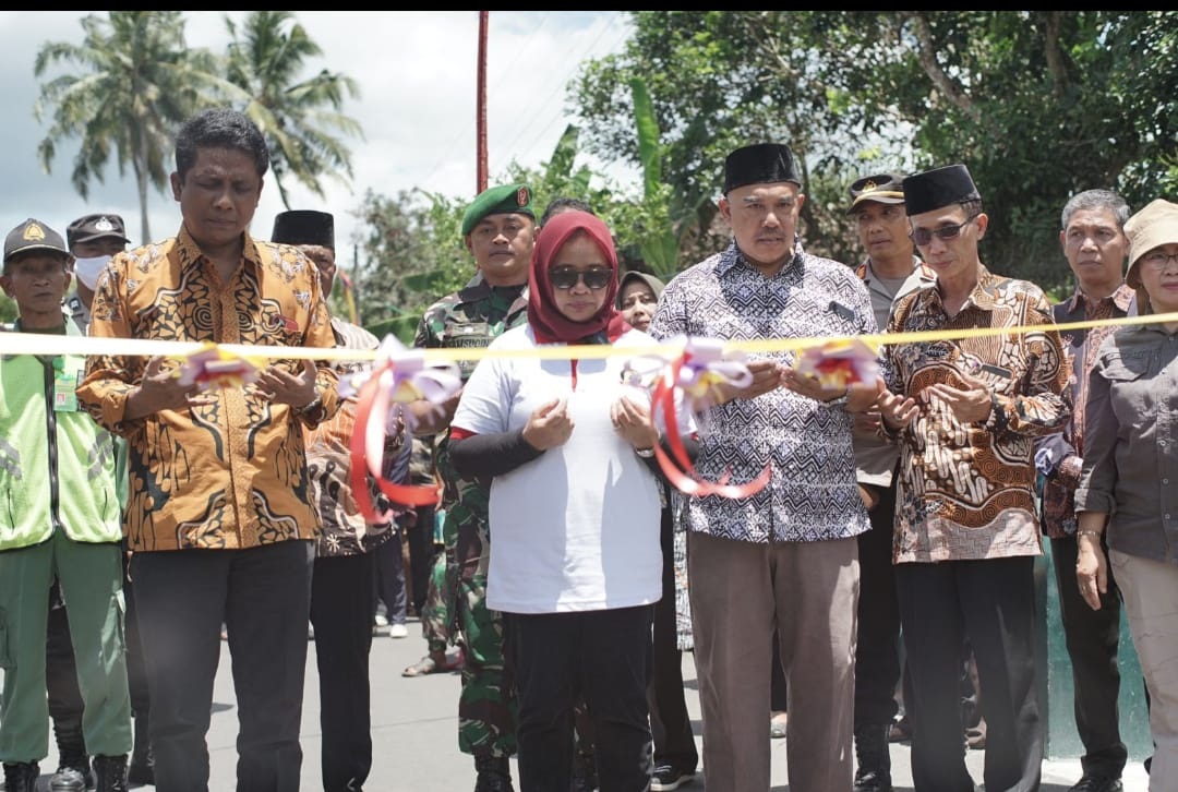JEMBATAN PADUKUHAN NGEMPLAK SUMBEREJO TEMPEL DIRESMIKAN 