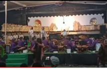 Live pagelaran wayang kulit untuk…