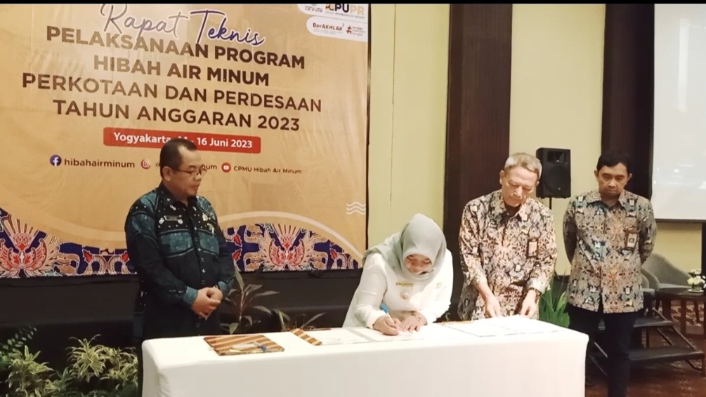 PEMKAB SLEMAN LAKUKAN PENANDATANGANAN PERJANJIAN PROGRAM HIBAH AIR MINUM 2023