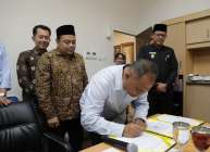 PEMKAB SLEMAN SERAHKAN DANA HIBAH…