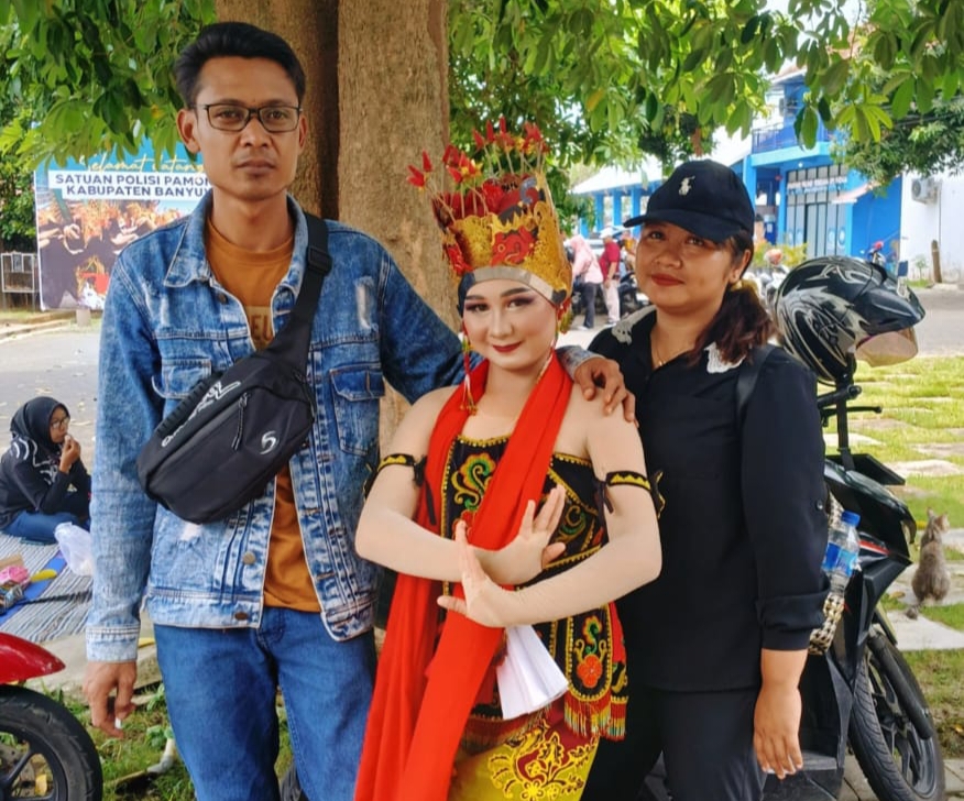 Leksika penari muda membawa semangat warisan dleluhur ke panggung gandrung sewu 