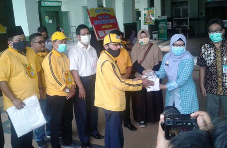 GPC Salurkan Bantuan APD Dan Telur Ke RSPS Bantul 