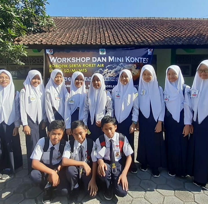 Pelajar MTs Negeri Magelang Juarai Robotik Kontes 