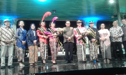Pasangan Romand - Gita  Terpilih  Sebagai Dimas-Diajeng kota Jogja 2017 
