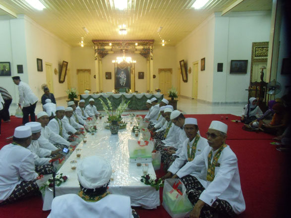 PERSIAPAN JUMENENGAN   PA X  7 JANUARI 2015 KERETA  PUSAKA  DIPERBAIKI