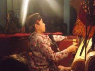 Dalang cilik piawai mainkan wayang…