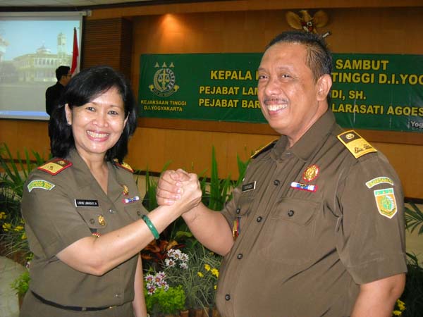 Loeke Larasati Jabat Kejati DIY " di desak tuntaskan Kasus dana hibah Persiba