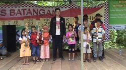 Lintang Raih Juara 1 Melukis HUT…