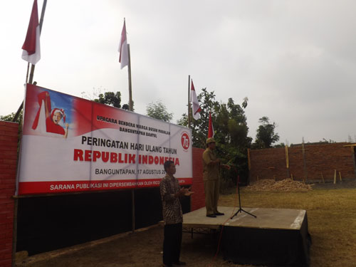 Upacara Bendera Padukuhan Modalan Banguntapan Hikmat  "Usai upacara peserta dapat Doorprice