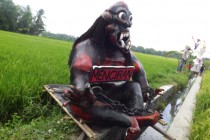 MENYIMAK JEJAK-JEJAK SEJARAH LEWAT…