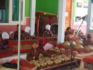 Karawitan di gemari murid SD dan…