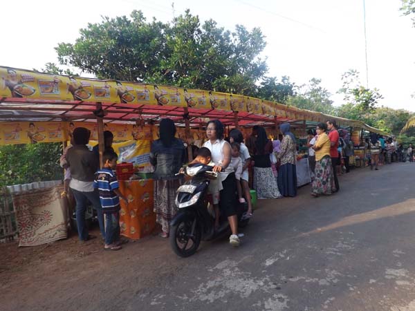 Pasar Ramadan  Ala  Desa Salam 