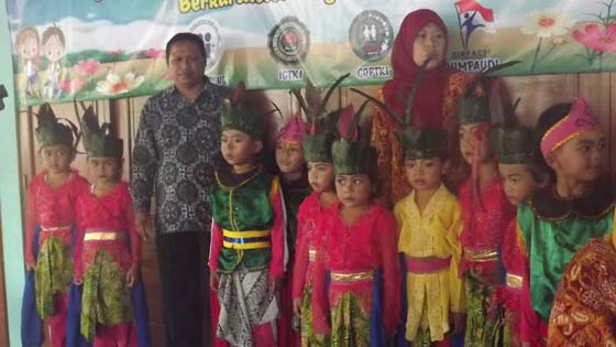 GEBYAR PAUD UNTUK PENGENALAN BUDAYA LOKAL YANG BERKARAKTER
