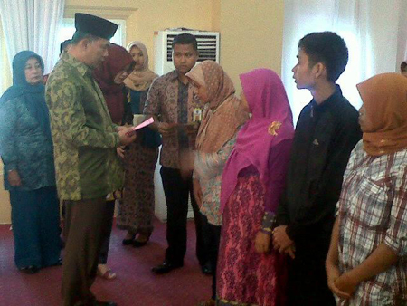 Pemkot Jambi Bantu Siswa-Siswi SMP-SMA/SMK Swasta Kurang Mampu Bayar SPP.