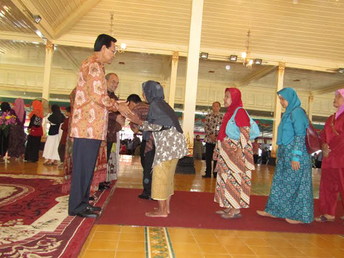 HARI PERTAMA MASUK  KERJA  PEMDA  DIY ADAKAN OPEN HOUSE  DENGAN  MASYARAKAT