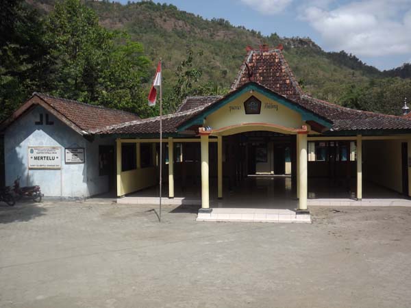 Kepala Desa dan Segenap Perangkat Desa Mertelu Gedangsari Gunungkidul "Selamat Hari Raya Idul fitri 1435 H/2015
