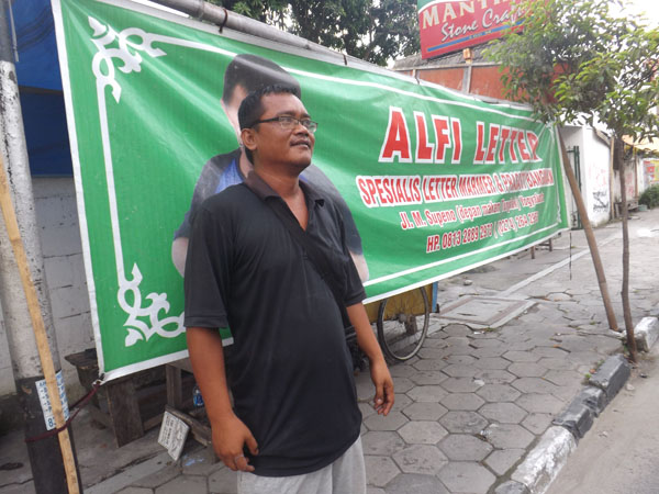 Heli Antoro Pkl "Alfi  Letter " Tukang Bikin Prasasti  Taat Pajak