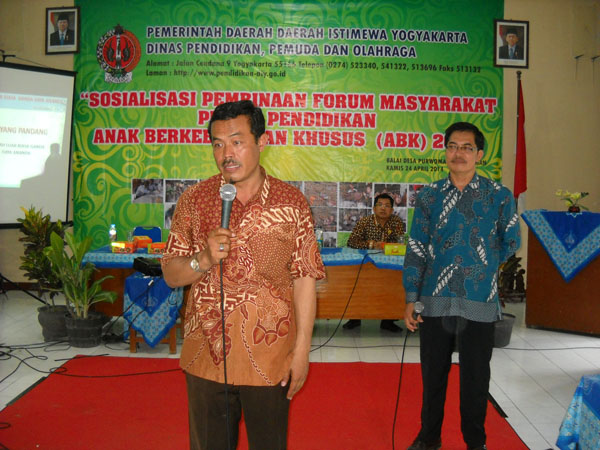 Perhatikan pendidikan dan kebutuhan anak