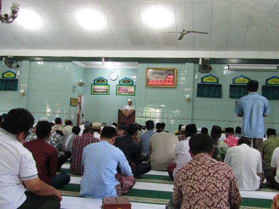 Kisah penggali kubur 'Usai mengubur ternyata melihat mayat itu bisa berdiri dan sholat 