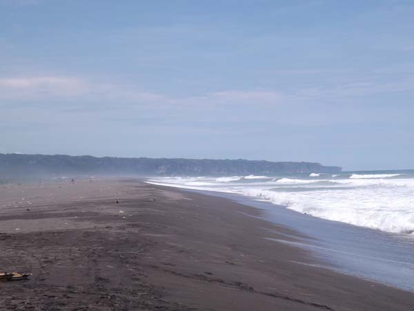 Menikmati Wisata Pantai Samas "Juga Menyaksikan Abrasinya ?