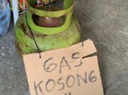 KELANGKAAN GAS ELPIJI DI DESA KETAPANG, TERMINAL BERDIRI KOKOH SISTEM DISTRIBUSI DIPERTANYAKAN