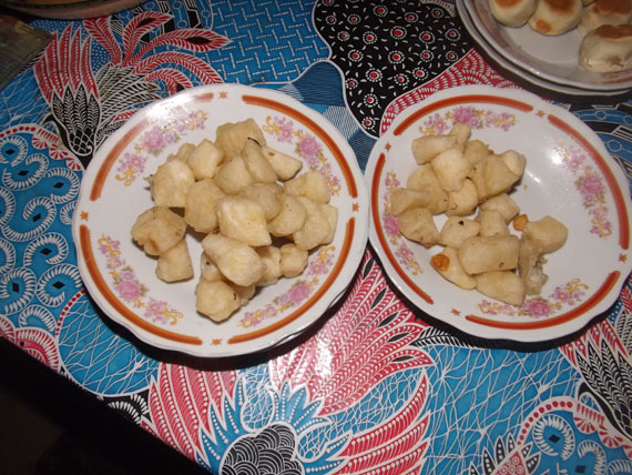 Makanan  geblek  kulonprogo di kunyah jangan dengan gigi  ompong kenapa ?