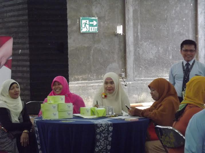 IBU-IBU DARMA WANITA KPP PRATAMA WONOSARI MENGADAKAN BAKSOS