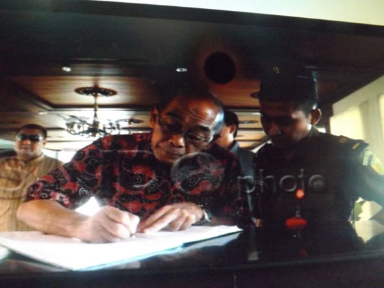Dugaan korupsi dana hibah,12,5 Milyar  "Mantan Bupati  di periksa 