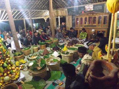 Kenduri malam 1 Suro Pengkol  semarak gelar kirap pusaka arak 3 pusaka 