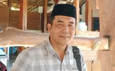 Wakil Ketua Bamuskal Srimartani Semi SE Mendaftar Calon Lurah 23 Juli 2026 ‘Timses Terjunkan Bolo Sewu Masyarakat  Adakan Prosesi Penyerahan Payung Pusaka 