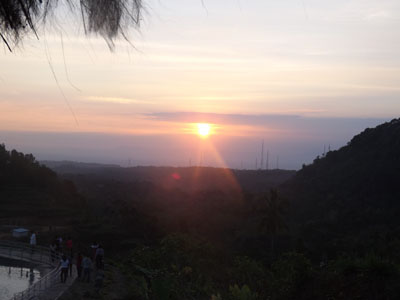 Indahnya Sunset  Embung Nglanggeran 