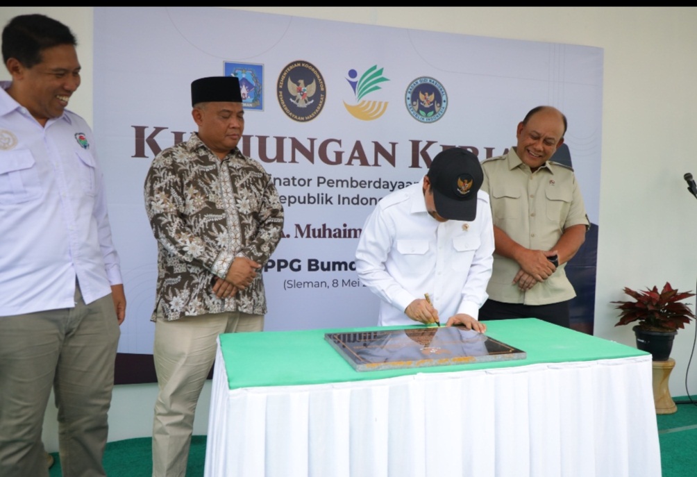 Menko PM RI Resmikan Dapur SPPG Bumdes Tridadi Sleman